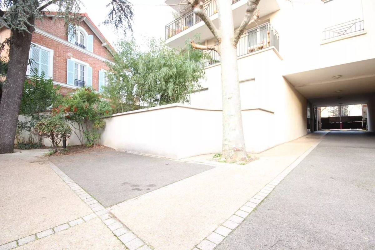 Parking à ASNIERES-SUR-SEINE