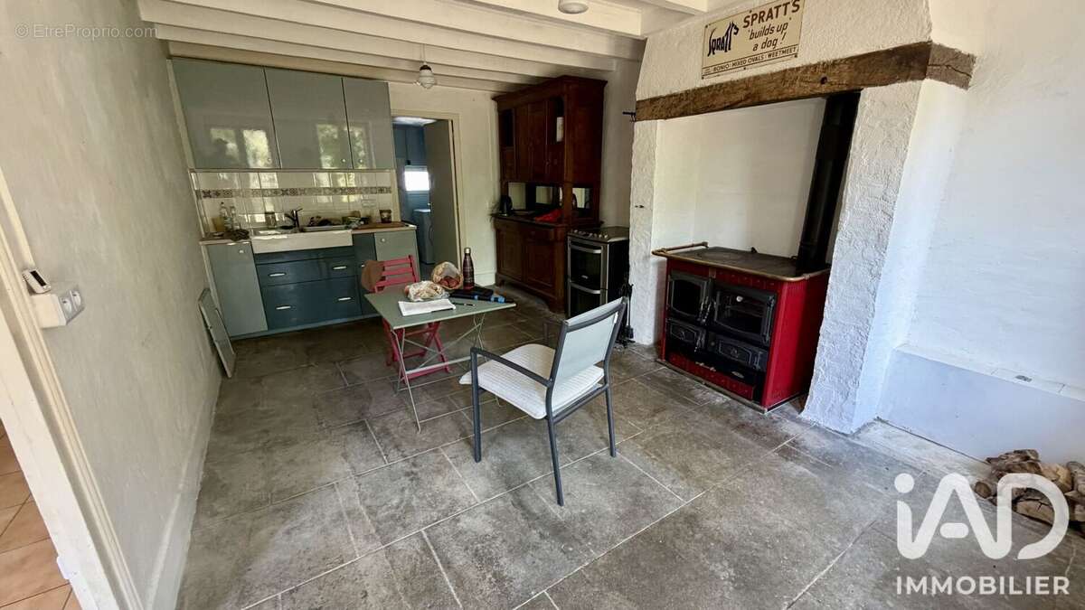 Maison 83 m² à Leyrat  - photo 8