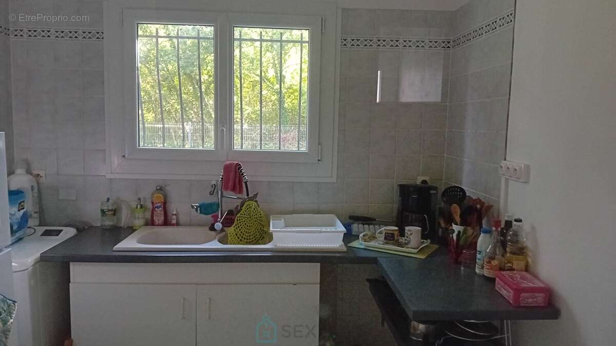 Petite maison sur grand terrain constructible à Saint Palais sur Mer - photo 12