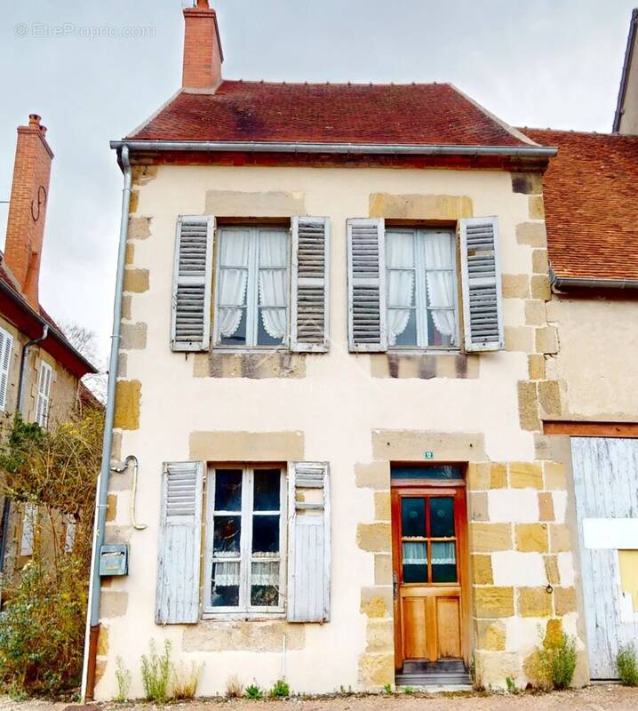 Maison à SAINT-MENOUX