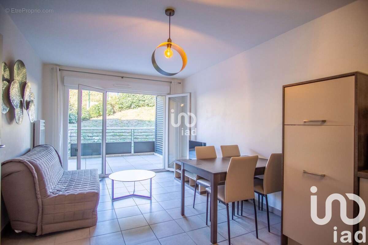 Photo 2 - Appartement à ROQUEBRUNE-SUR-ARGENS
