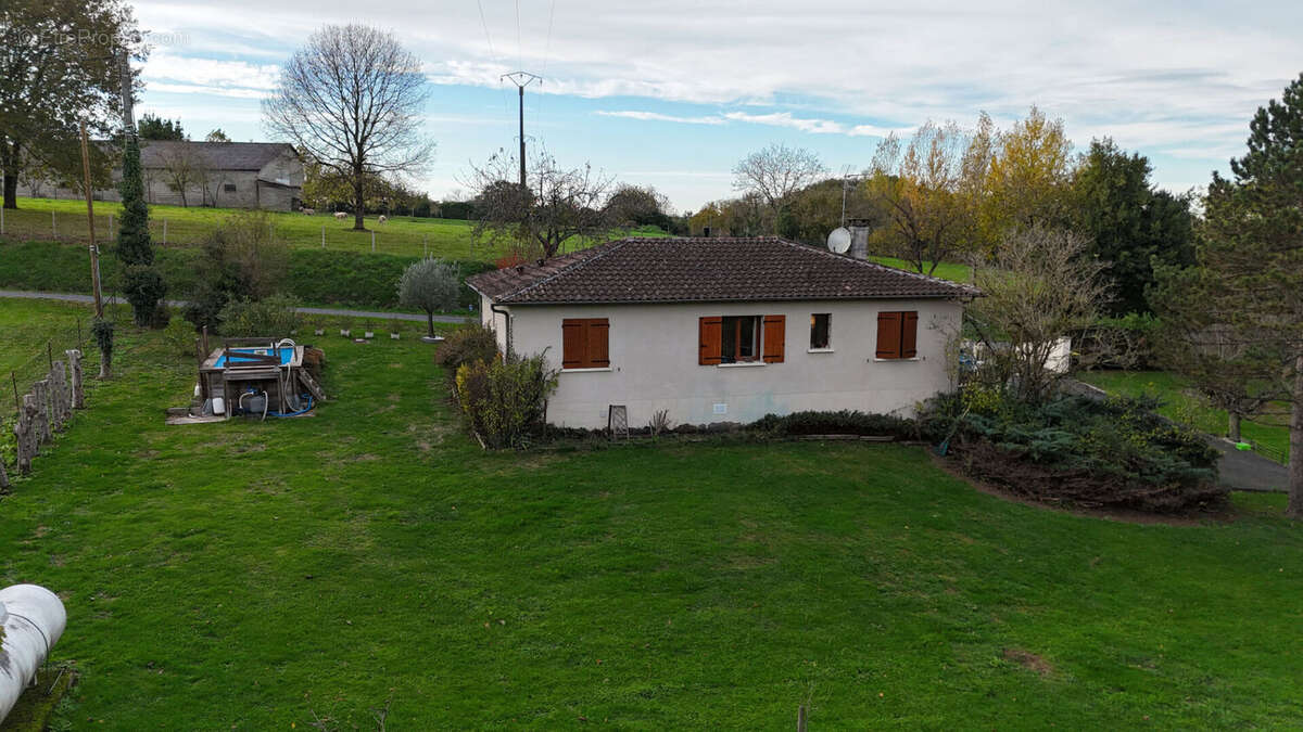 Maison à FOUGUEYROLLES