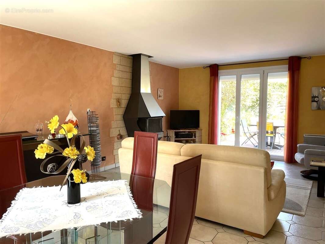 Maison 93 m² à Pontault-Combault  - photo 4