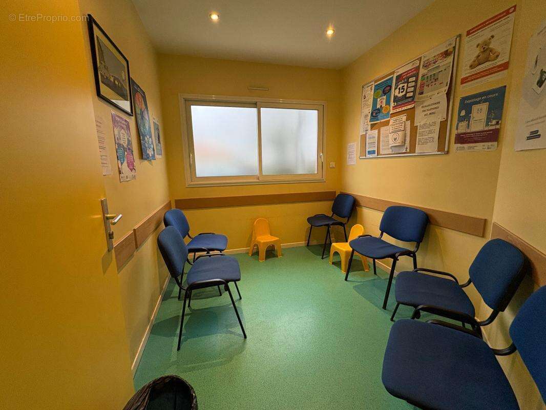 Soumoulou, Entre Pau et Tarbes, bureaux à vendre de 170m2 sur 1330m2 de terrain (parkings) - photo 8