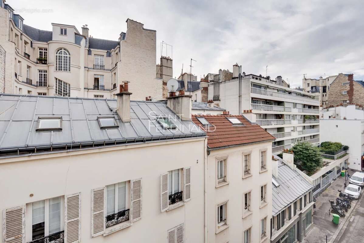 Appartement à PARIS-17E