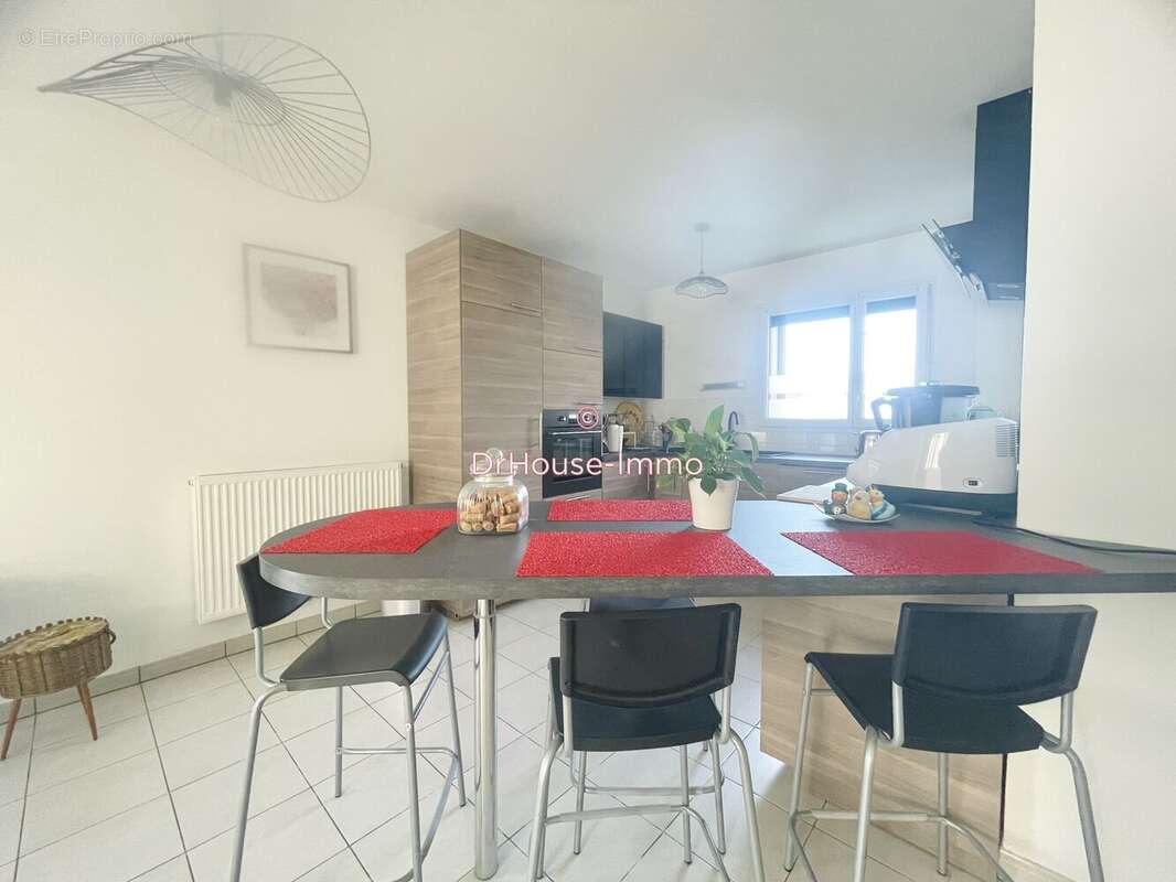 Maison à LA SALVETAT-SAINT-GILLES