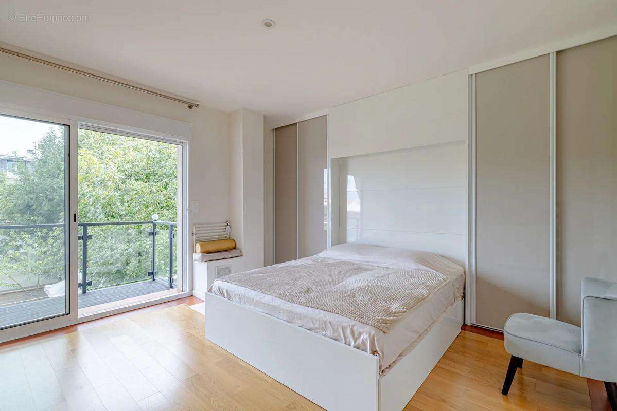 Maison à CHENNEVIERES-SUR-MARNE