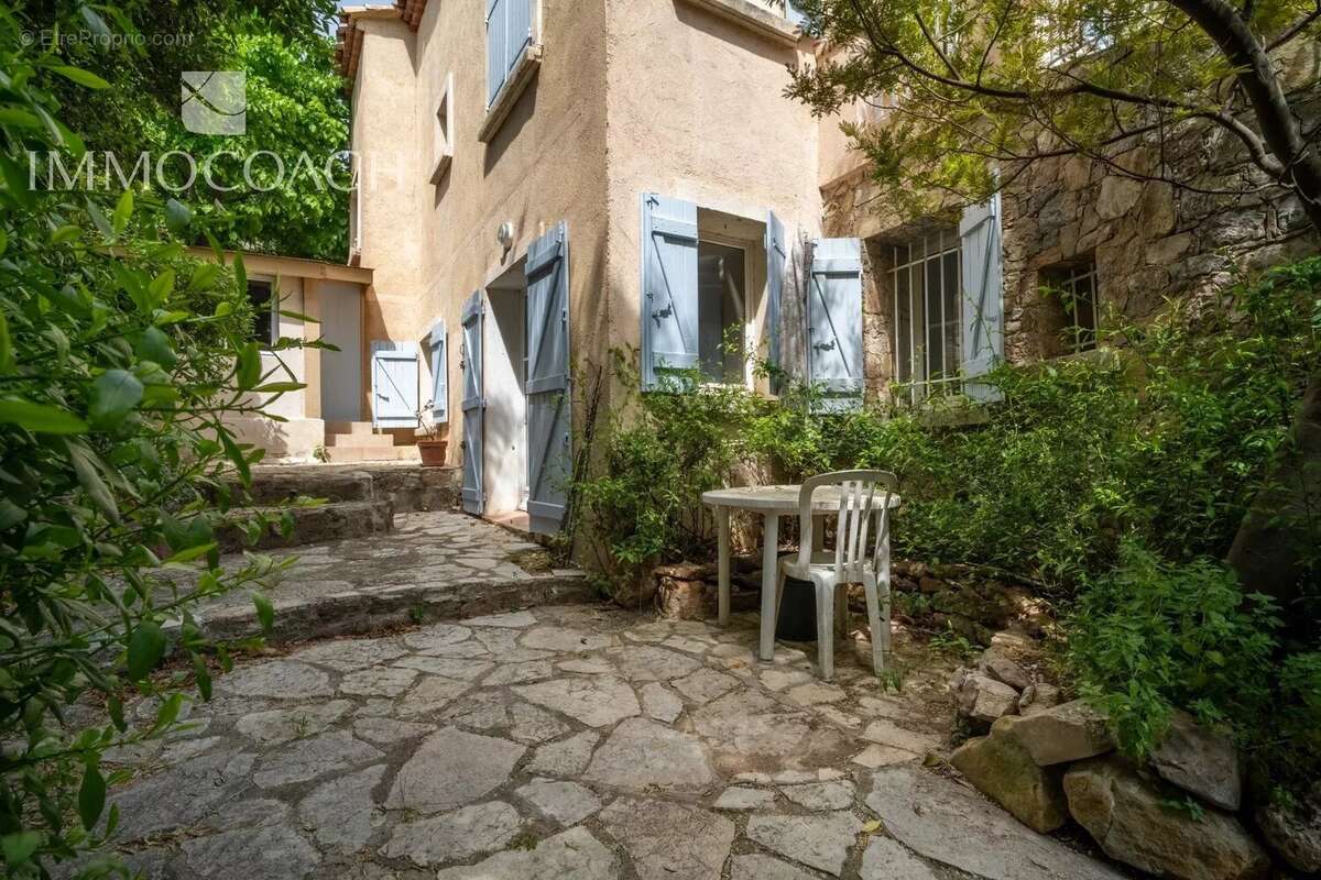 Maison à CARQUEIRANNE