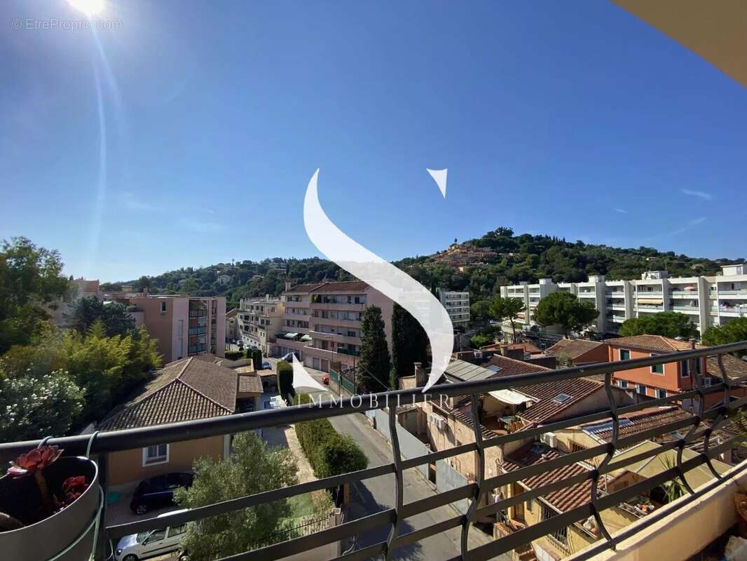 Appartement à VALLAURIS