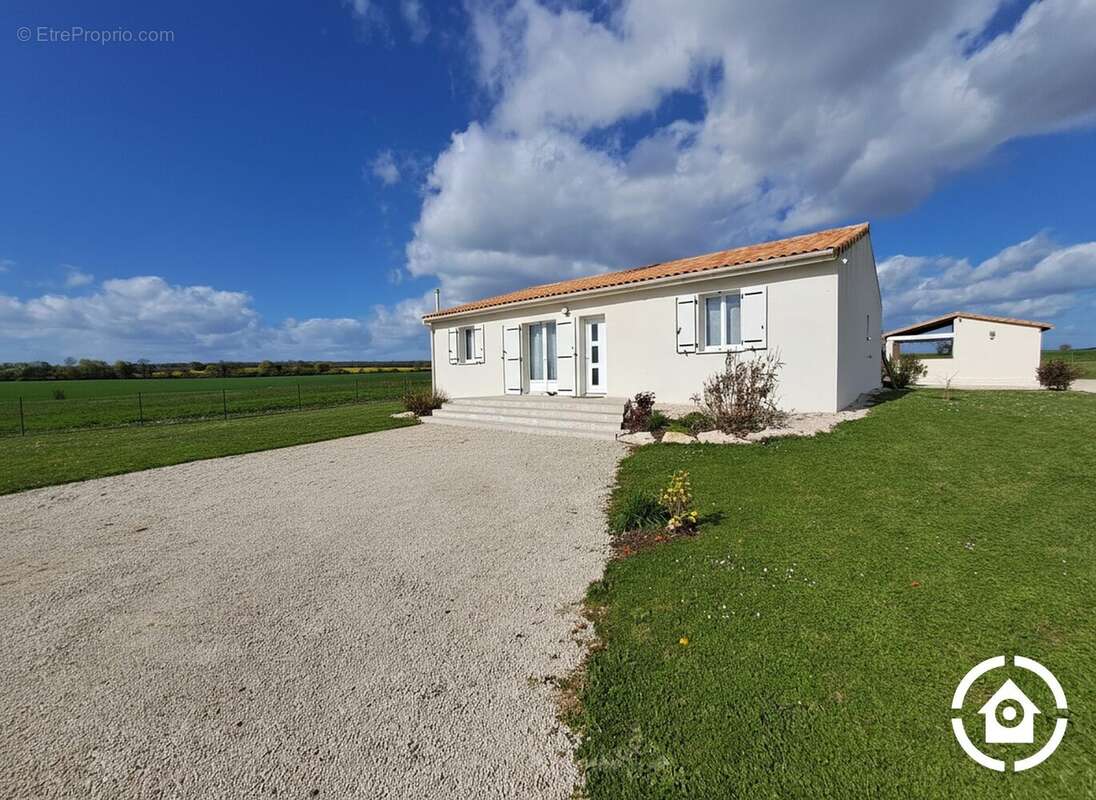 Maison à LE GICQ