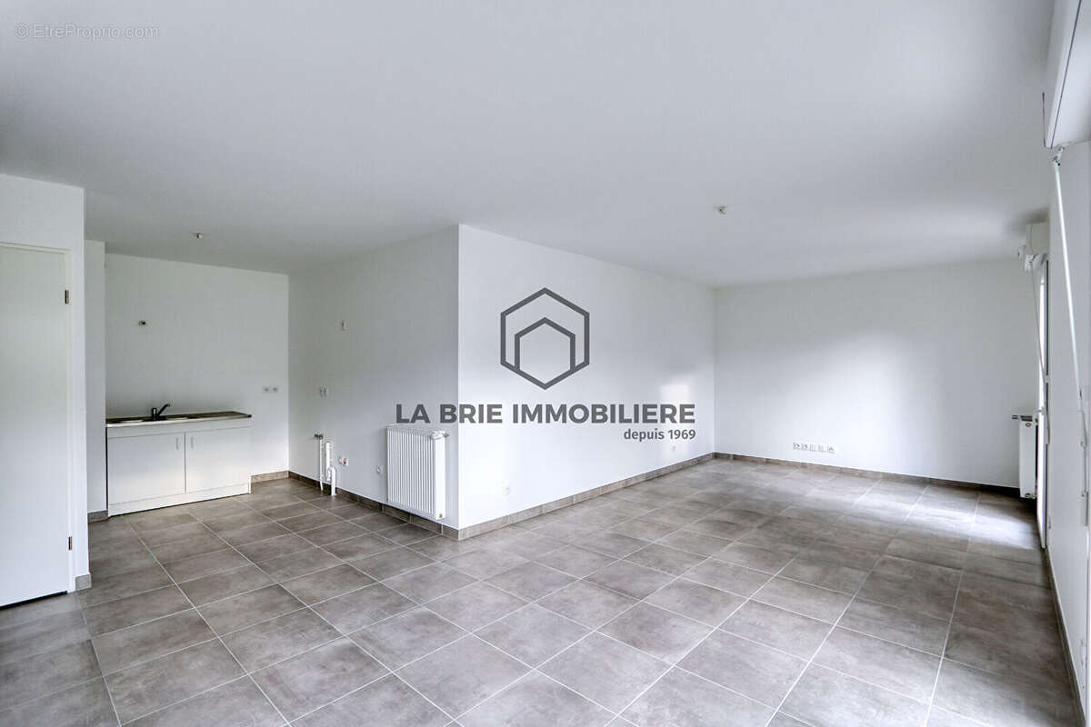 Appartement à EMERAINVILLE