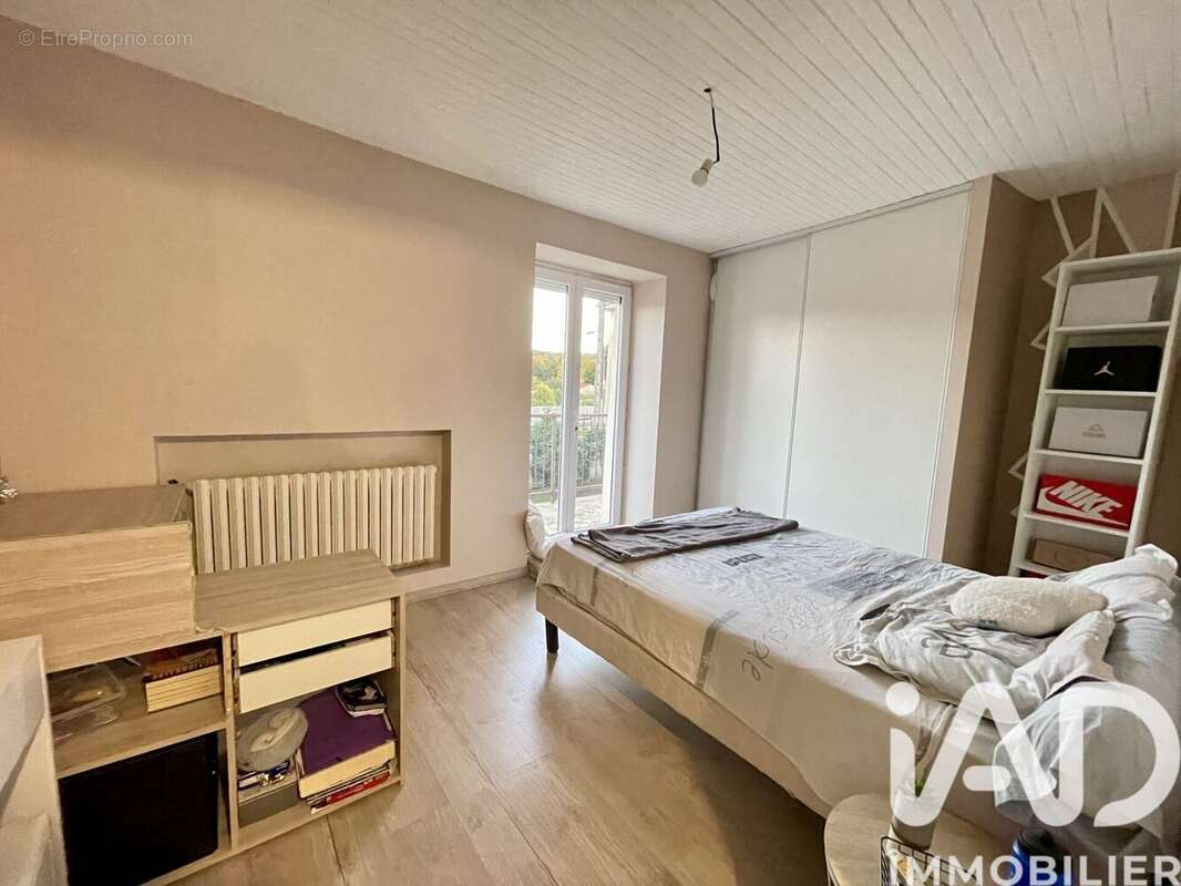Maison 212 m² à Manthes  - photo 5