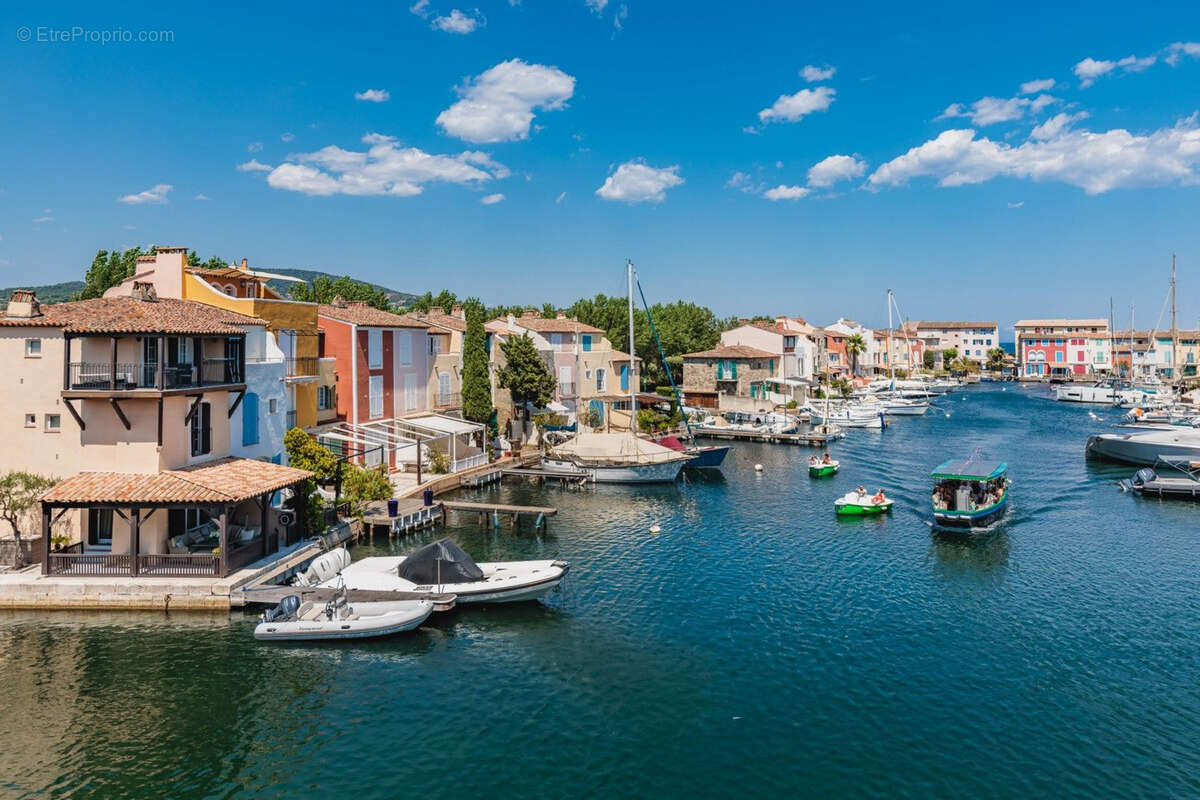 Appartement à GRIMAUD