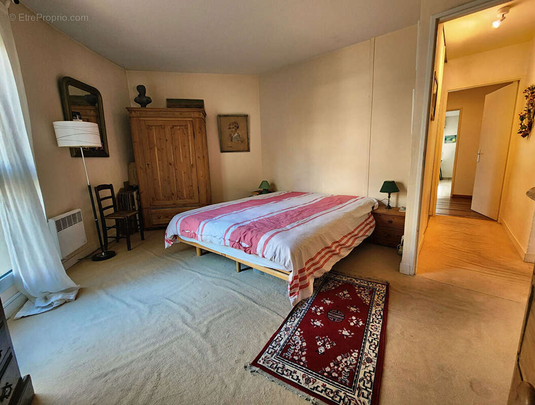 Appartement à LA GARENNE-COLOMBES