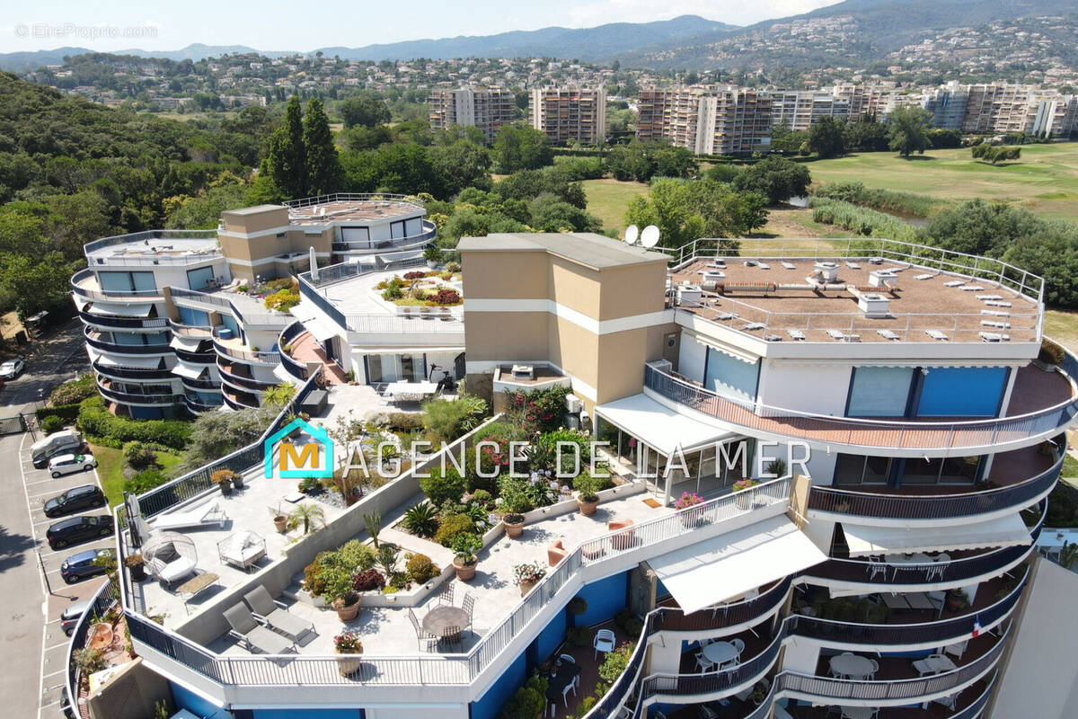 Appartement à MANDELIEU-LA-NAPOULE