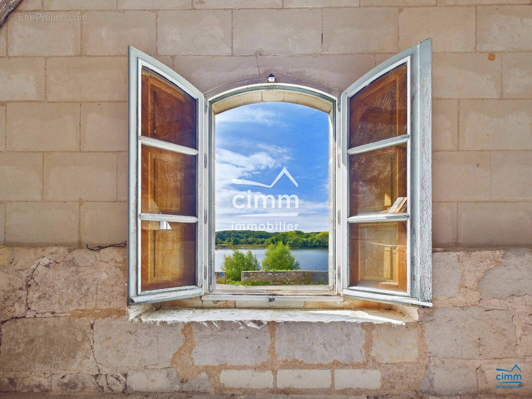 Maison à SAINT-CLEMENT-DES-LEVEES