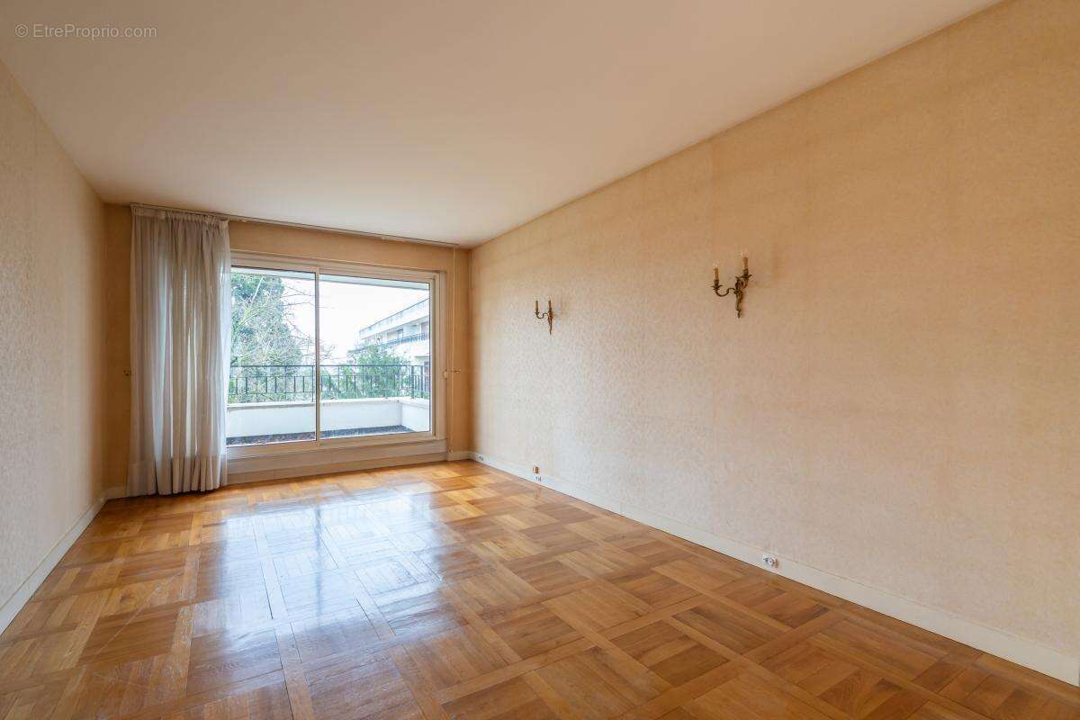 Appartement à VILLE-D'AVRAY
