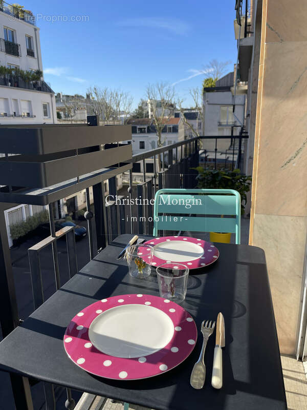 Appartement à NEUILLY-SUR-SEINE