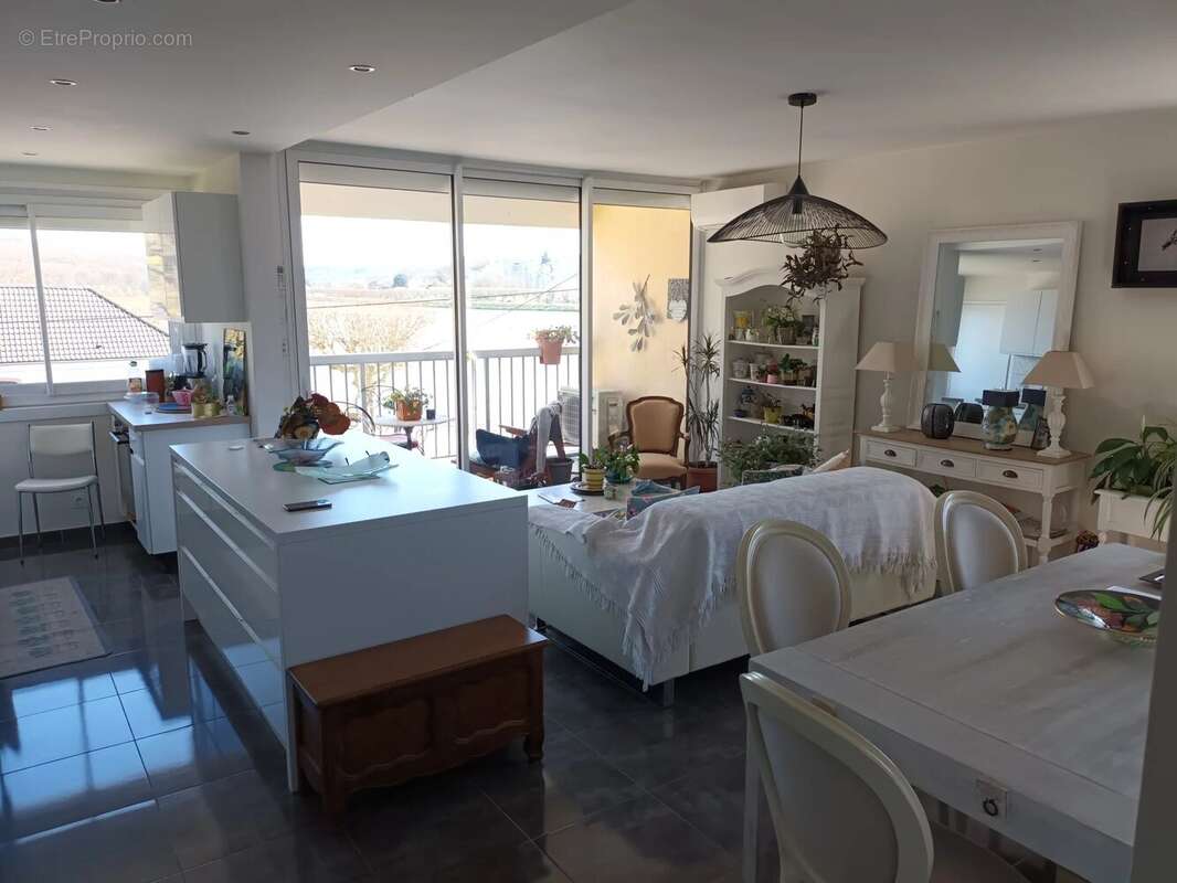 Appartement à MONTCEAU-LES-MINES