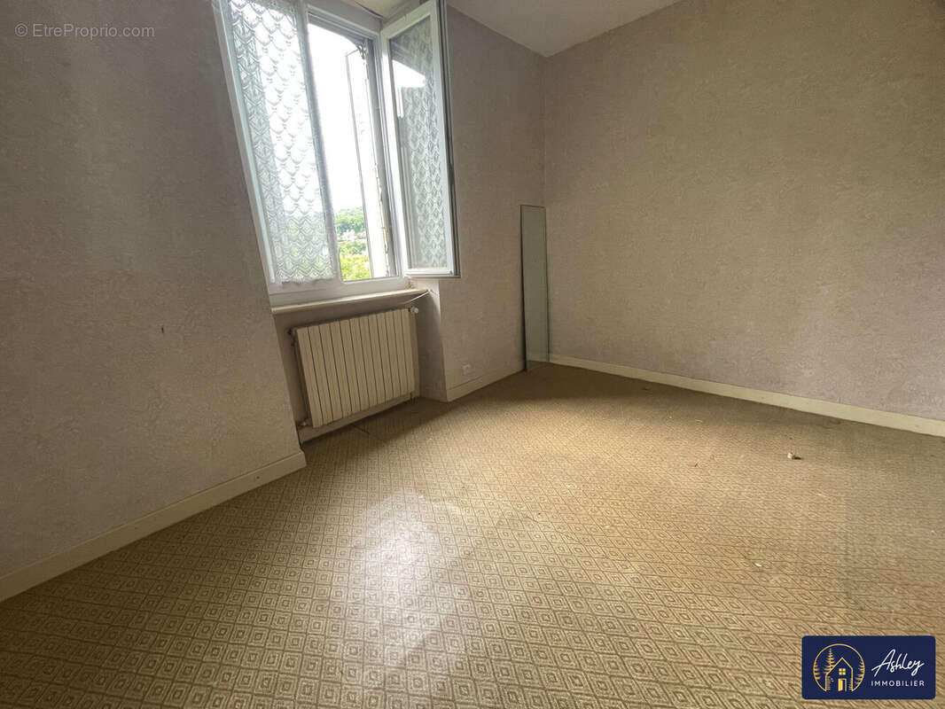 Immeuble 2 appartements YDES - Appartement à YDES