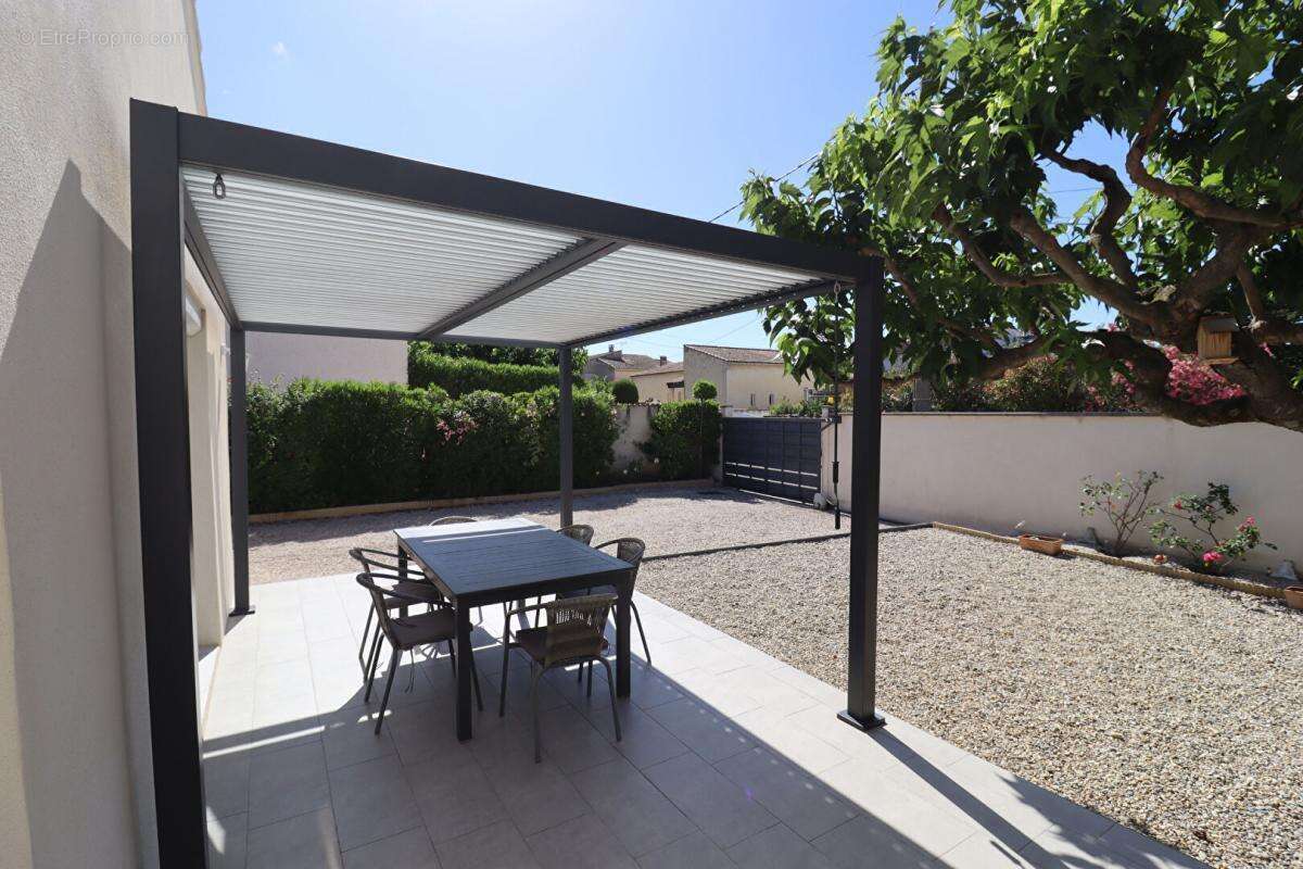 Maison à MORIERES-LES-AVIGNON