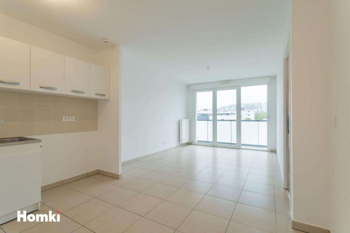 Appartement T2 de 39 m² à Annemasse 74100, Rue du Petit Malbrande - photo 2