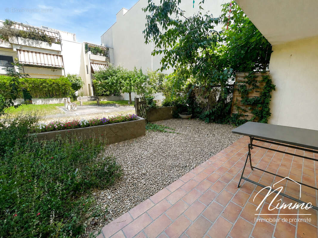 Nimes place severine appt type 2 avec terrasse, cave et garage - photo 4