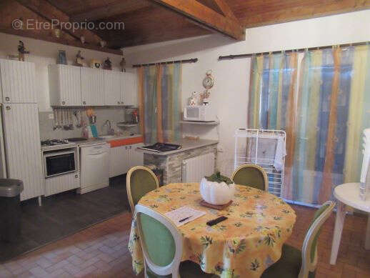 Maison à COUCOURON