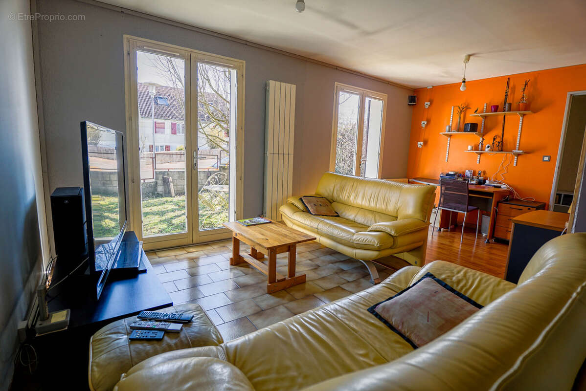 Maison independante 151m2 environ / 9 pieces / 4 chambres / terrain 730m2 environ - photo 8