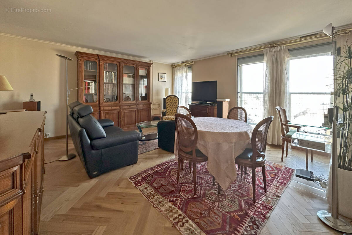 Appartement à NANTERRE