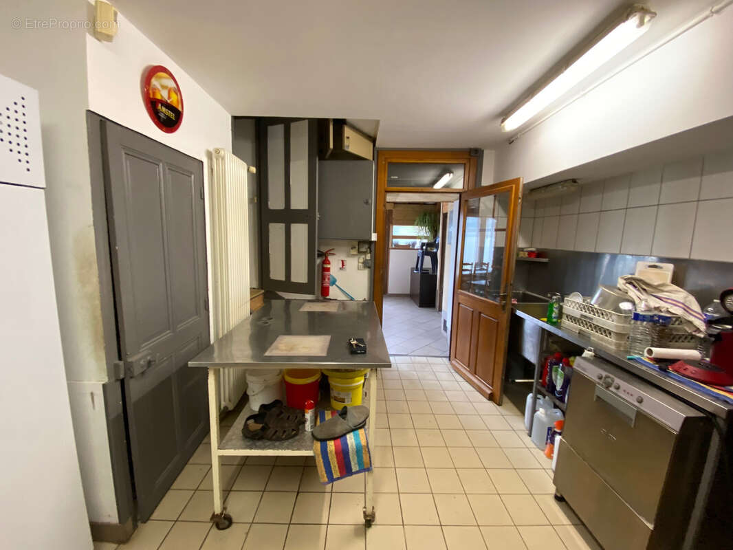 Commerce à FLAMETS-FRETILS