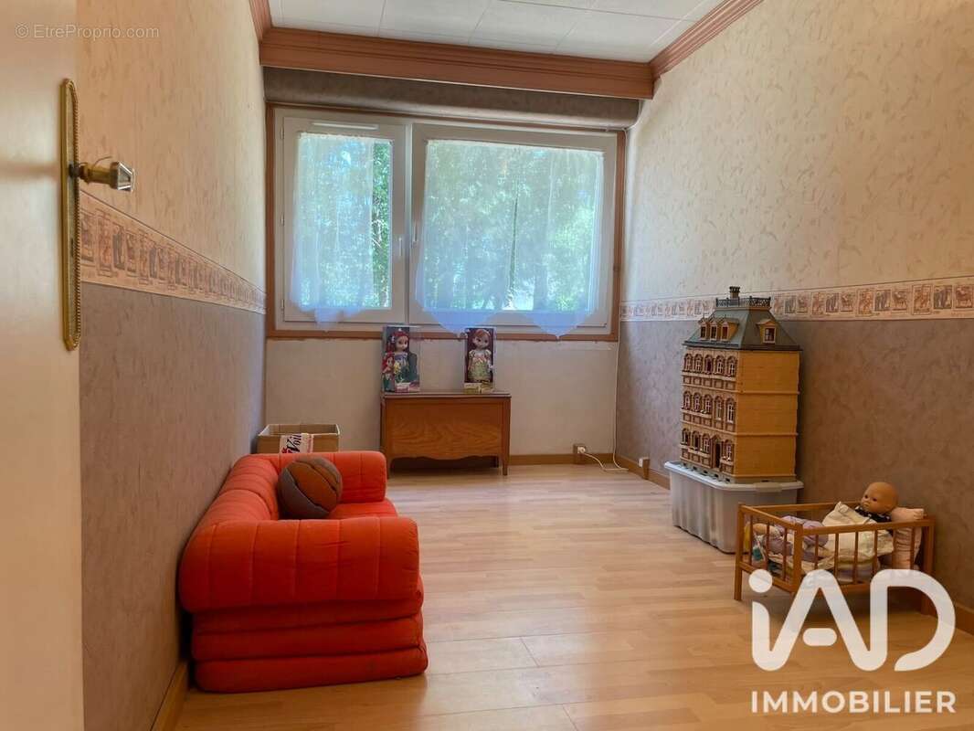 Photo 9