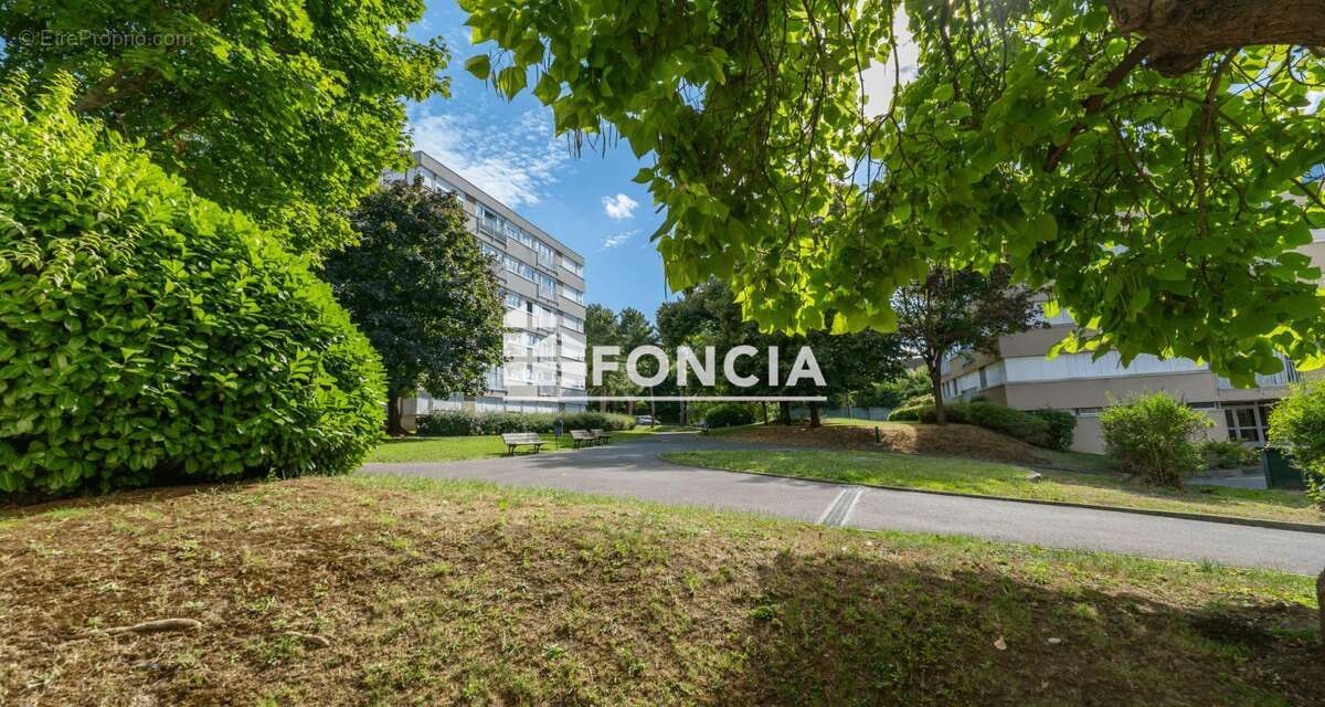 Appartement à NANTERRE
