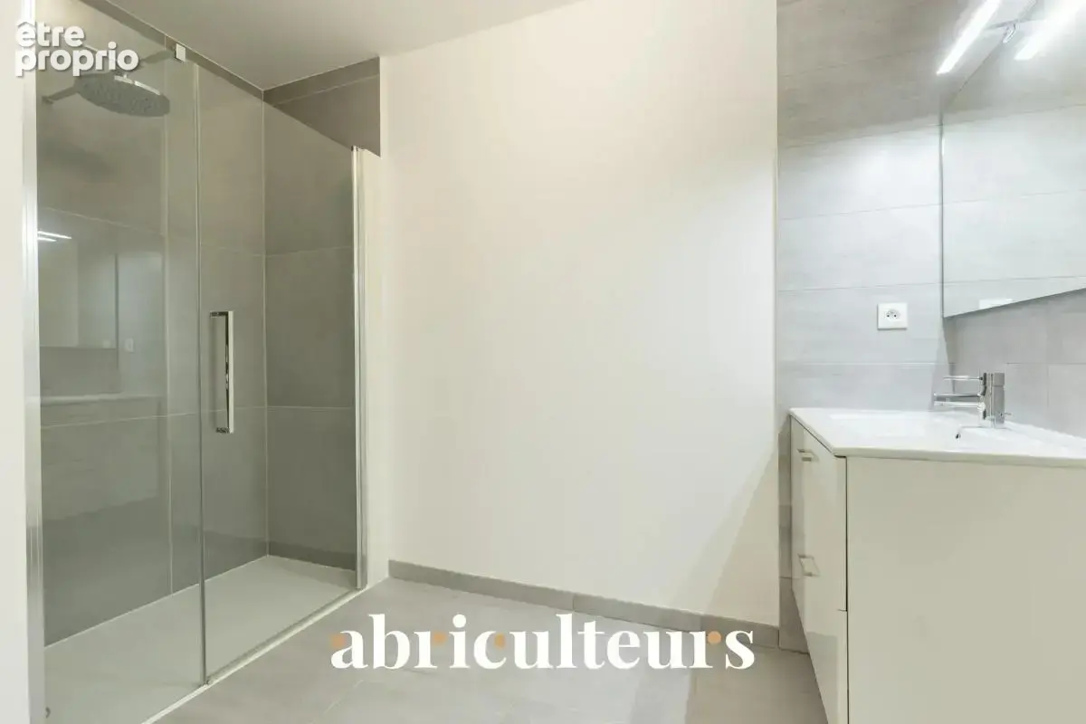 ROUSSET – T3 récent 63 m² avec terrasse, box et DPE A - photo 10