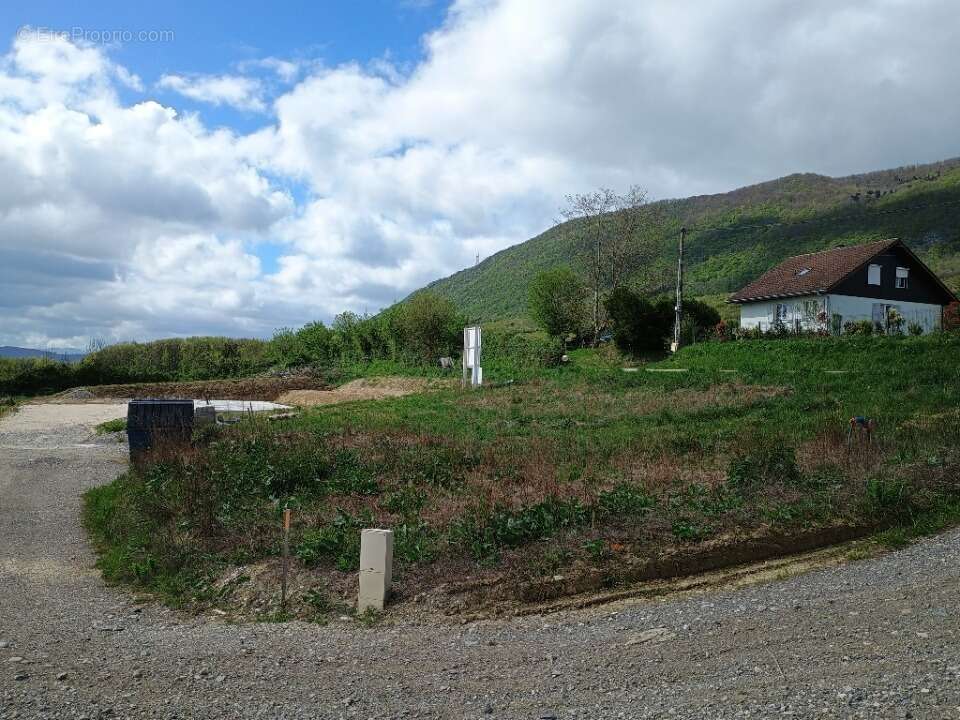 Terrain 670 m² à Savigny  - photo 3