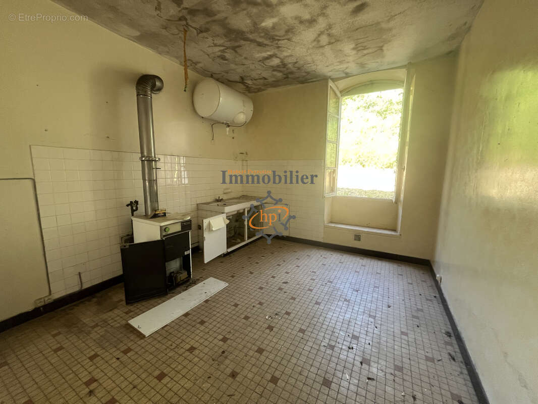 Vente immeuble à usage d'habitation composé de huit appartements Tournemire - photo 8