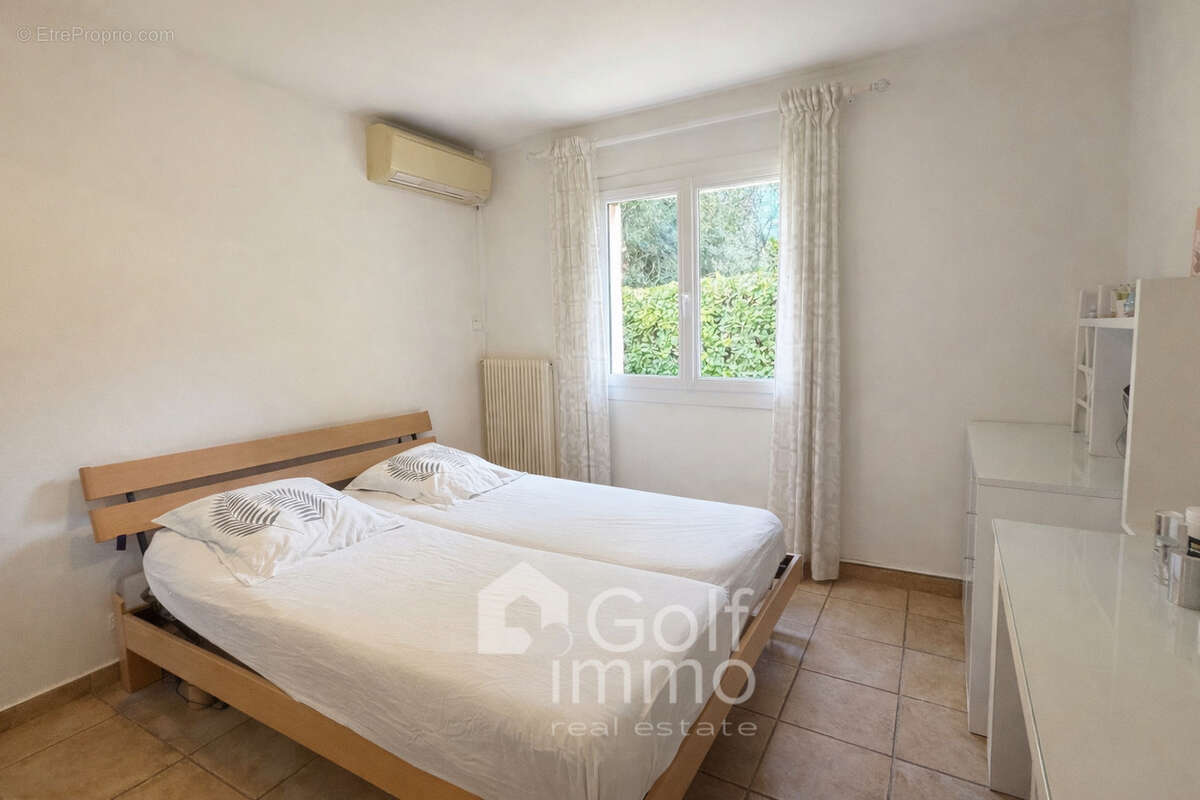 Maison à VALBONNE