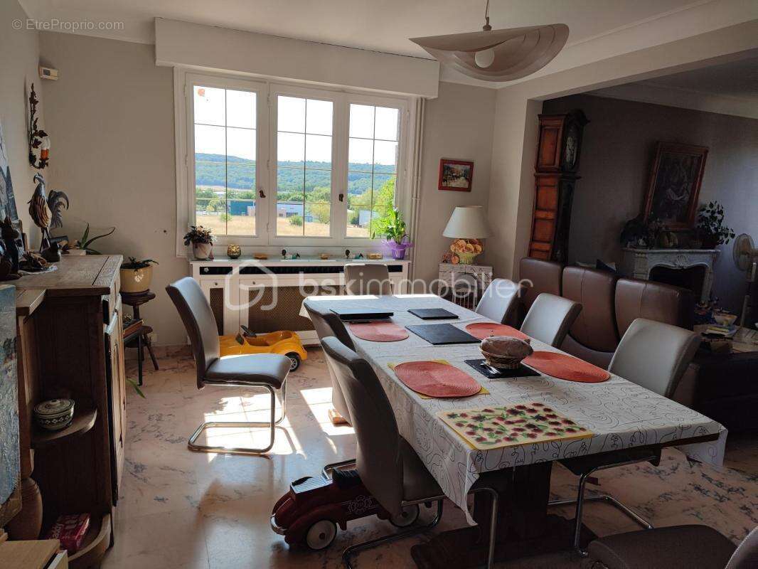 Pavillon sur sous-sol total de 234 m² sur 880 m² de jardin - photo 3