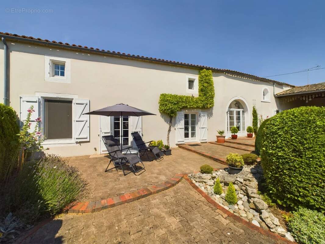 Maison à PAIZAY-LE-CHAPT