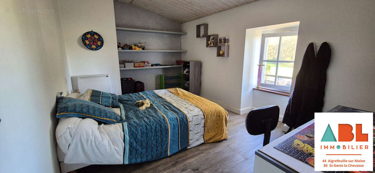 Maison à SAINT-DENIS-LA-CHEVASSE