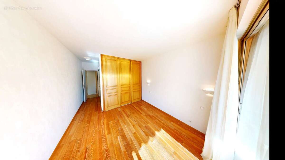 Appartement à VILLENEUVE-LOUBET