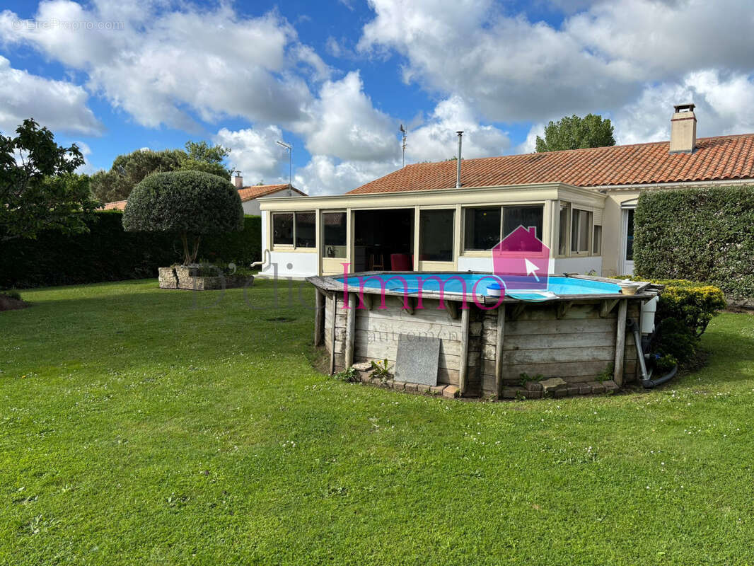 CHALLANS  - Maison 3 chambres + un bureau - terrain clos - photo 11