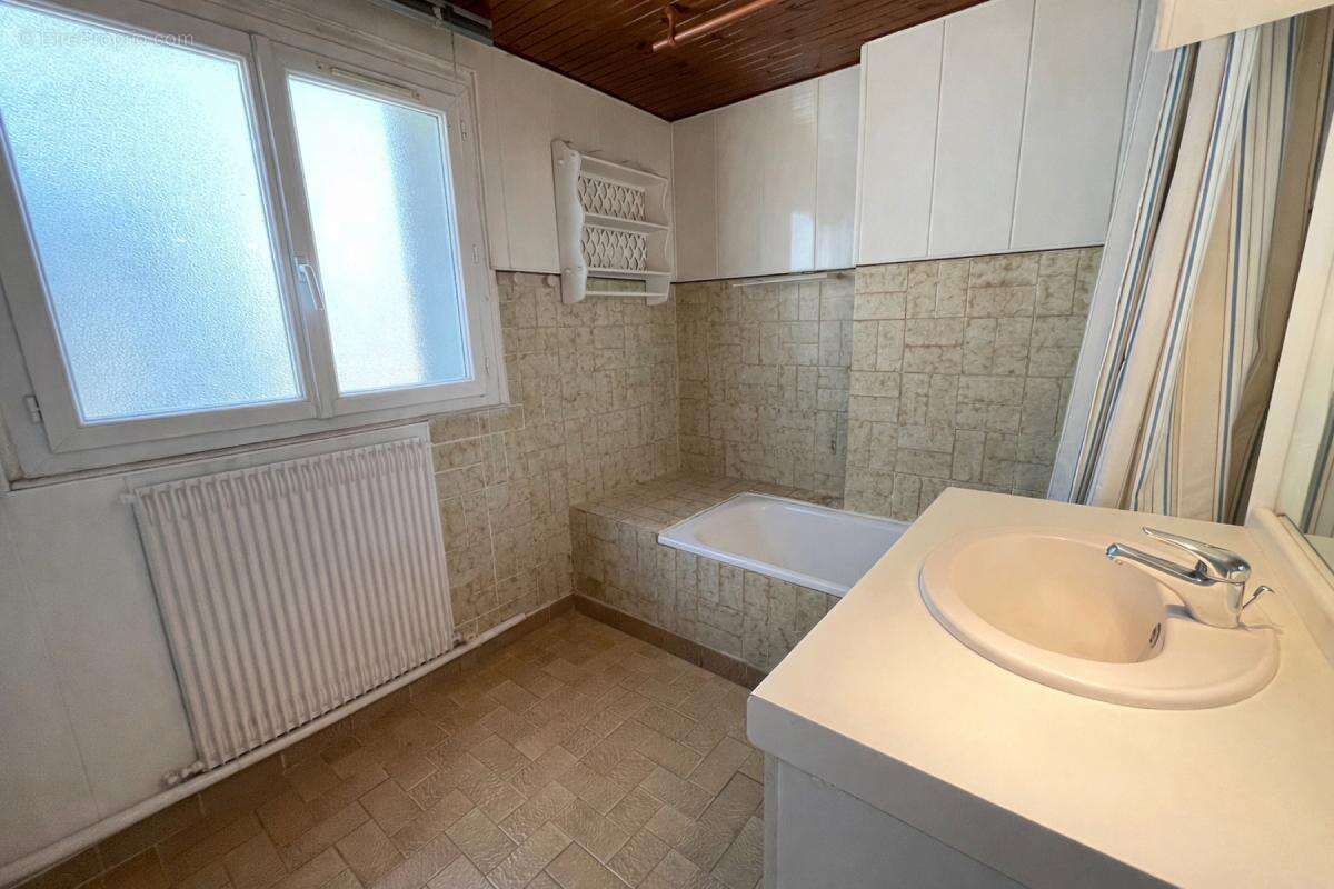 Maison à CASTELGINEST