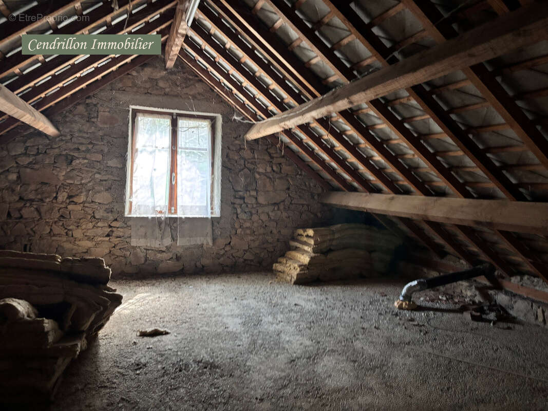 Maison à SAINT-JUNIEN-LA-BREGERE