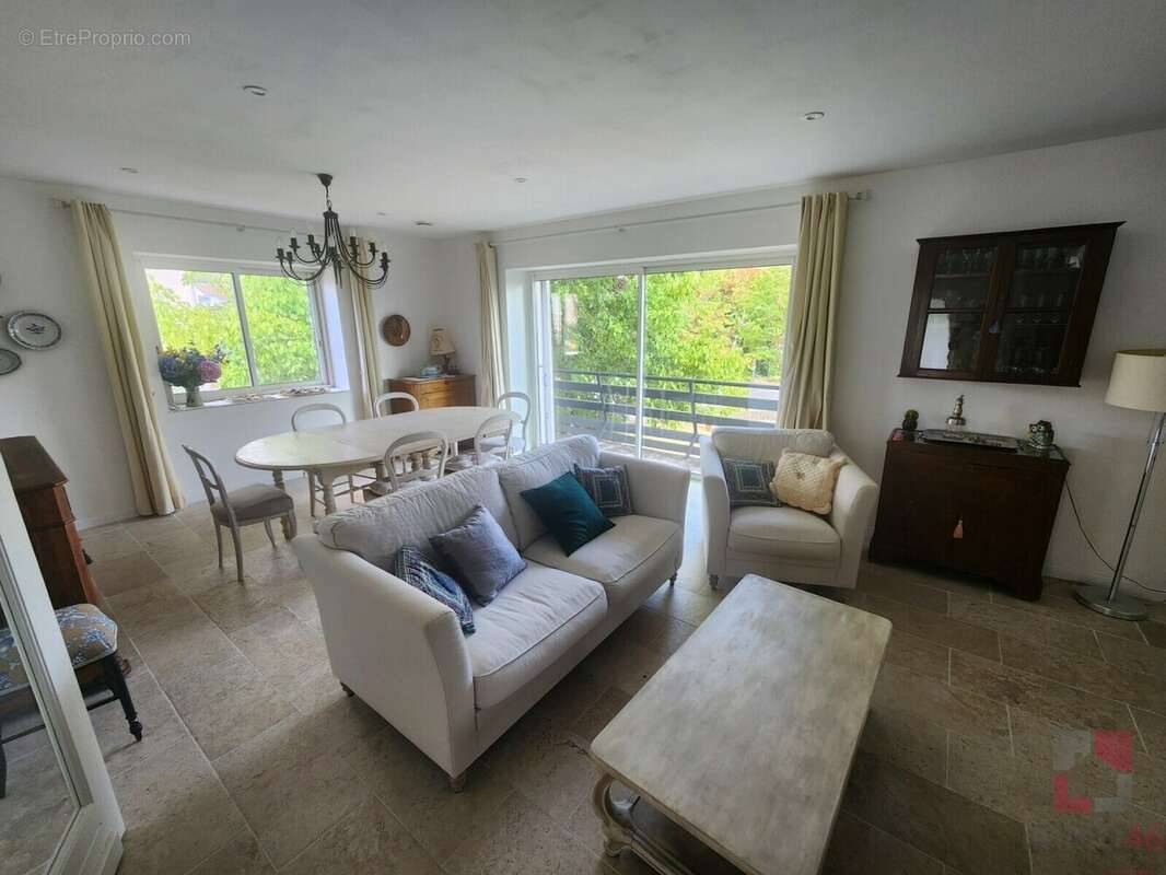 Maison 166 m² à Puy-L'eveque  - photo 4