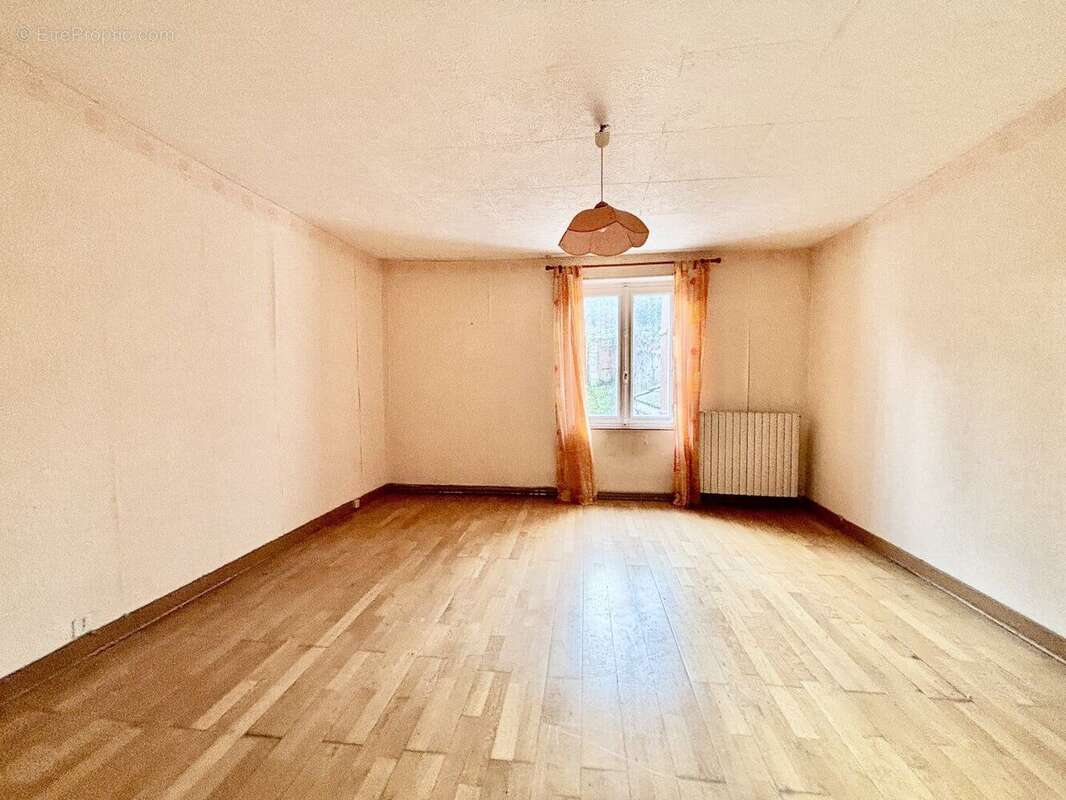 Maison à RUFFEC