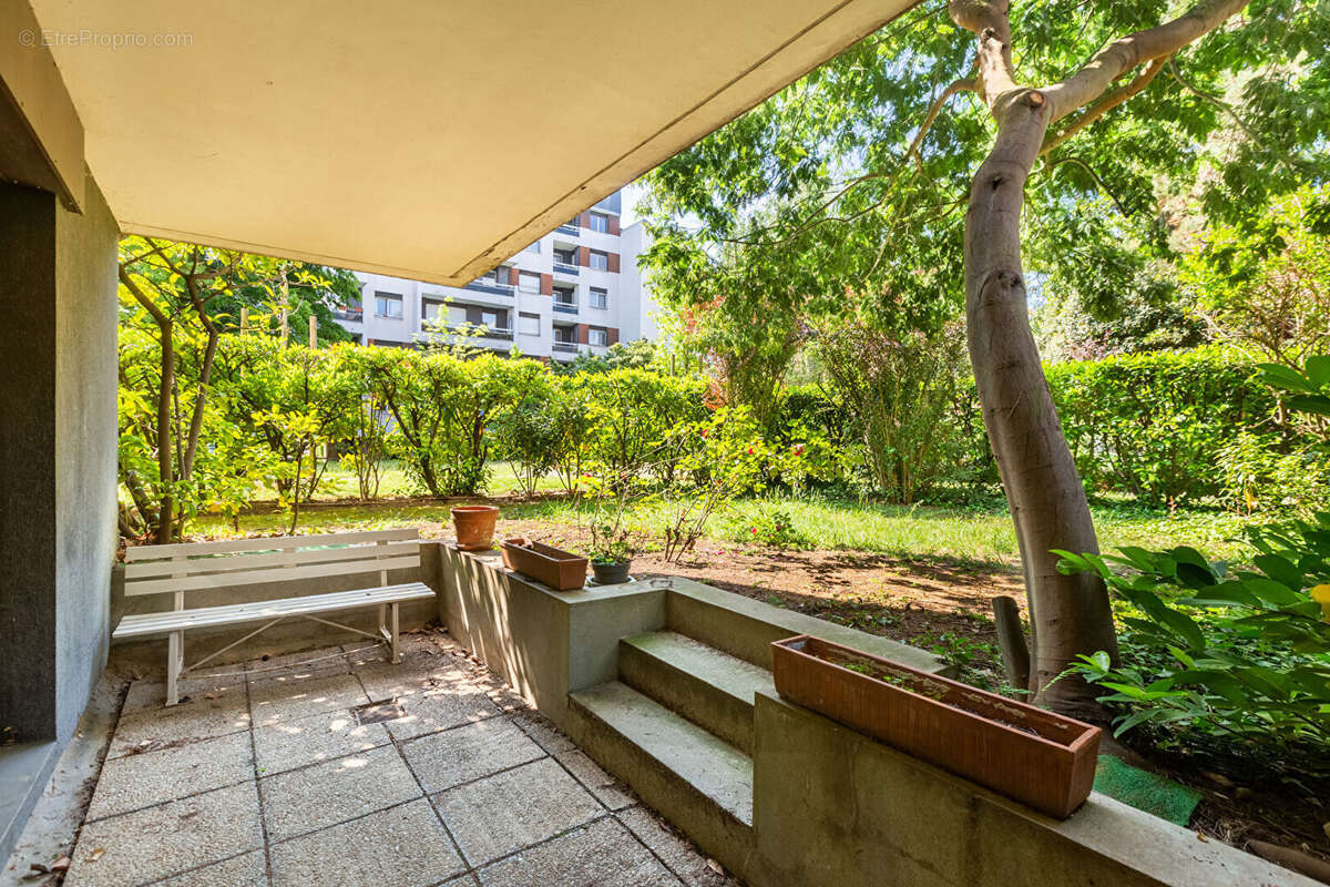 Appartement à COURBEVOIE
