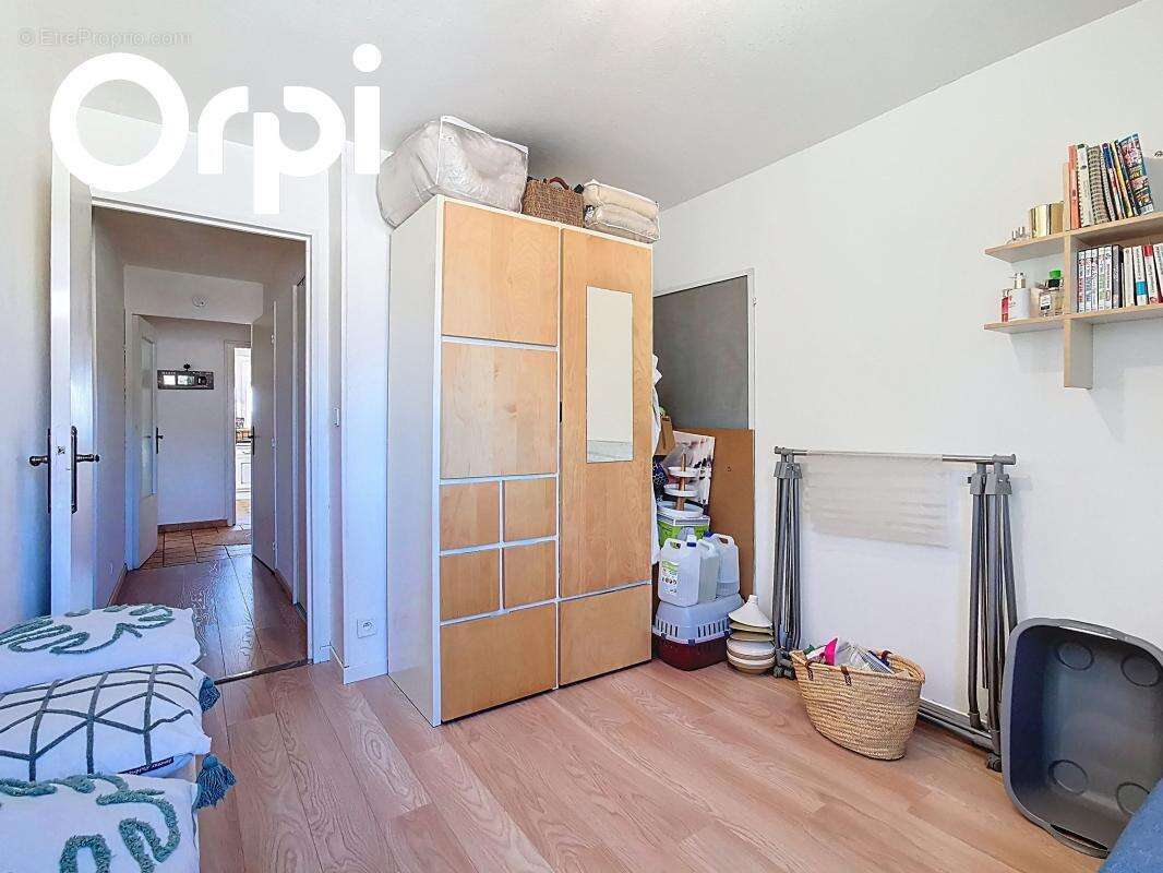 Appartement à SOLLIES-PONT