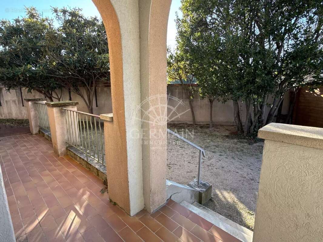 Maison à L'ISLE-SUR-LA-SORGUE