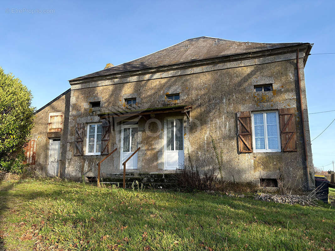 Maison à CHASTELLUX-SUR-CURE